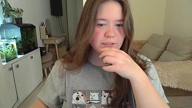 remirann  online show from March 18, 2025, 7:33 am