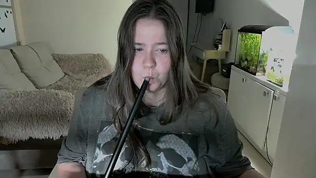 remirann  online show from March 3, 2025, 6:35 pm