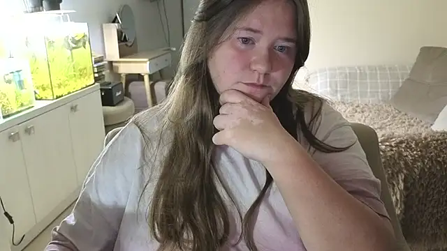 remirann  online show from October 16, 2025, 6:05 pm