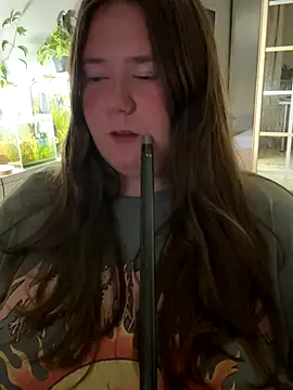 remirann  online show from September 22, 2025, 5:08 pm