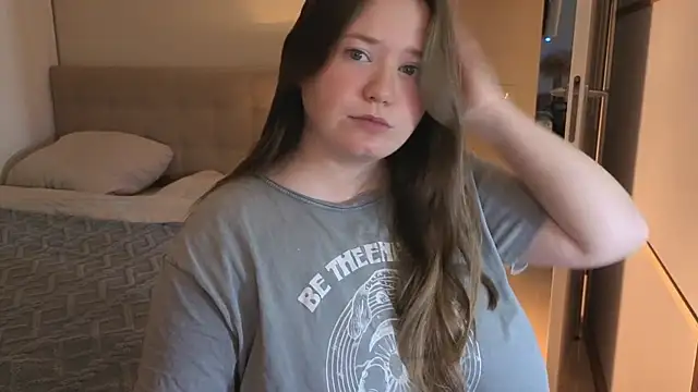 remirann  online show from October 20, 2025, 3:01 pm