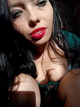 Snapshot of Melanymartinez105 chatting on September 20, 2025, 10:15 pm Melanymartinez105 online show from September 20, 2025, 10:15 pm