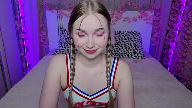 LilyStarlight online show from April 30, 2026, 3:46 am
