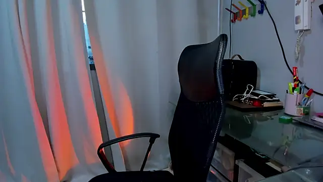 Snapshot of Marie_Castelzc chatting on September 8, 2025, 10:53 pm Marie Castelzc online show from September 8, 2025, 10:53 pm