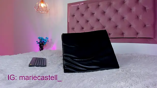 Snapshot of Marie_Castelzc chatting on March 20, 2025, 4:42 pm Marie Castelzc online show from March 20, 2025, 4:42 pm