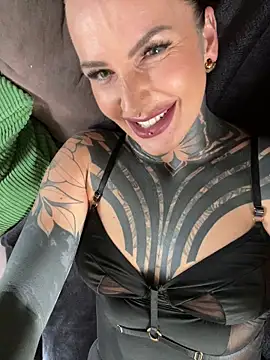 Snapshot of InkedBiitch chatting on June 8, 2026, 2:28 pm InkedBiitch online show from June 8, 2026, 2:28 pm