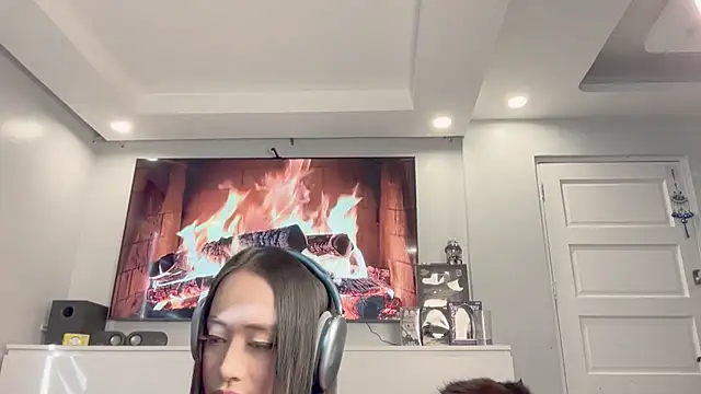 Carrie Colbyxx online show from February 4, 2026, 7:47 am