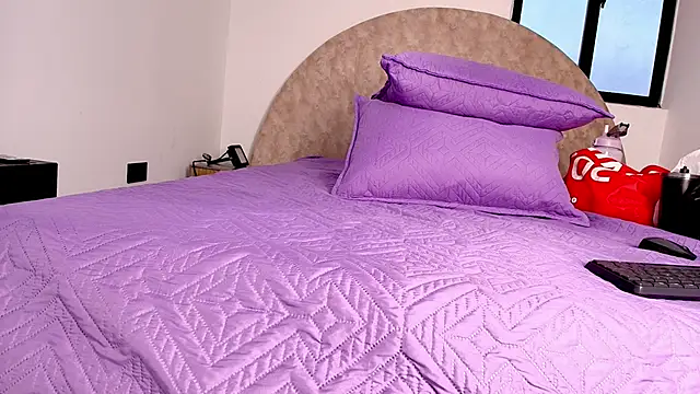 Snapshot of _ebony-queen_ chatting on November 15, 2025, 11:58 am ebony-queen online show from November 15, 2025, 11:58 am