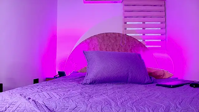 Snapshot of _ebony-queen_ chatting on November 22, 2025, 12:04 pm ebony-queen online show from November 22, 2025, 12:04 pm