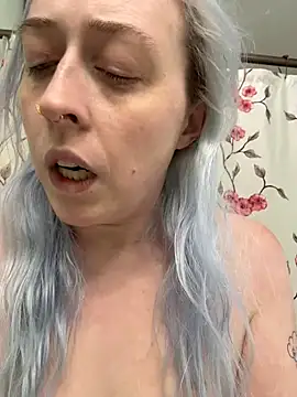 Snapshot of ursluttygf chatting on July 18, 2026, 7:22 pm ursluttygf online show from July 18, 2026, 7:22 pm