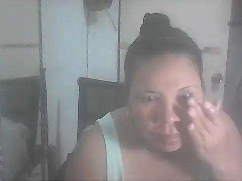 Snapshot of hotwet_mama4uxx chatting on September 22, 2025, 11:33 pm hotwet mama4uxx online show from September 22, 2025, 11:33 pm