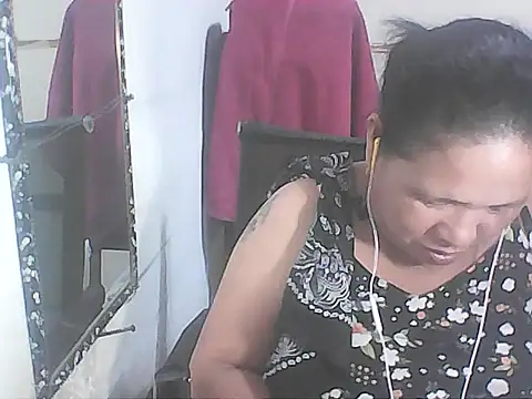 hotwet mama4uxx online show from February 2, 2026, 4:44 am