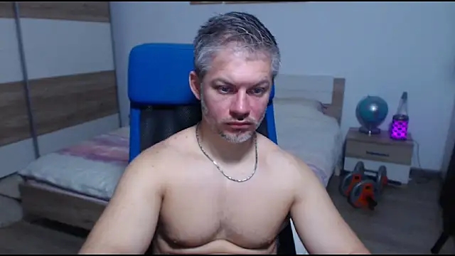 RobbyShawz online show from December 4, 2025, 8:35 am