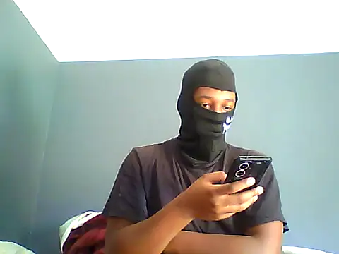 Snapshot of TitularAdaption chatting on December 2, 2025, 8:05 am TitularAdaption online show from December 2, 2025, 8:05 am