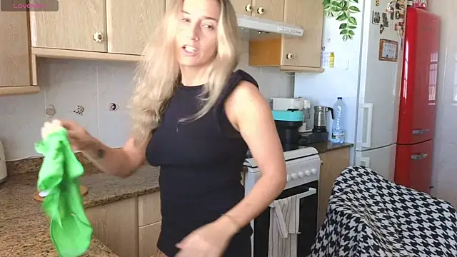 Lunamix online show from April 3, 2026, 11:49 am