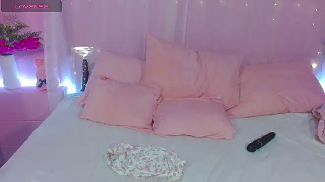 Snapshot of Sweetcristin chatting on July 16, 2026, 1:57 am Sweetcristin online show from July 16, 2026, 1:57 am