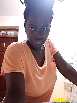 Snapshot of _cutemelania chatting on February 3, 2025, 12:14 pm  cutemelania online show from February 3, 2025, 12:14 pm