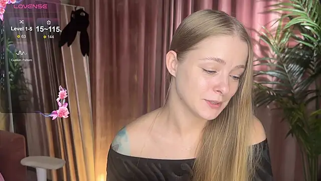 01 lili 01 online show from September 15, 2025, 10:59 am