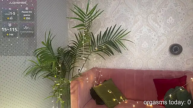 01 lili 01 online show from December 30, 2024, 9:59 am