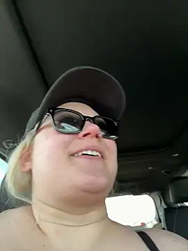 PiggyRose online show from April 13, 2026, 7:18 pm