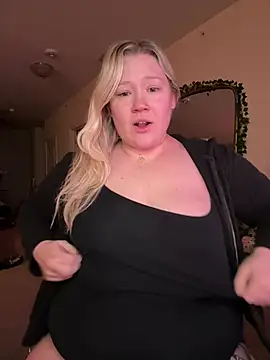 PiggyRose online show from March 5, 2026, 1:02 am