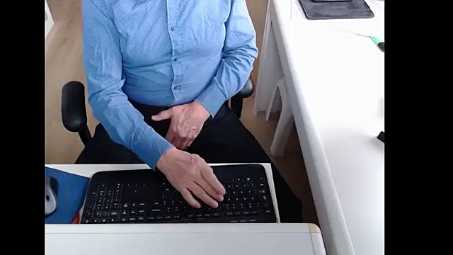 dutchpornking online show from February 19, 2026, 9:50 am