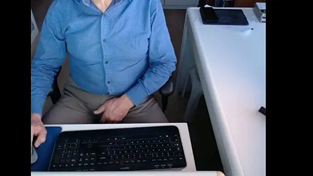 dutchpornking online show from January 14, 2026, 8:07 am