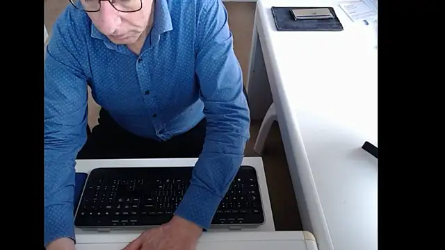 dutchpornking online show from April 6, 2026, 6:47 am