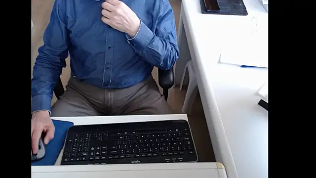 Snapshot of dutchpornking chatting on April 26, 2026, 7:27 am dutchpornking online show from April 26, 2026, 7:27 am