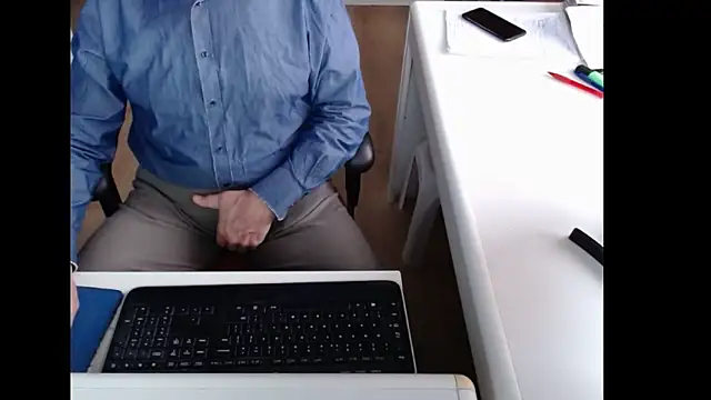 dutchpornking online show from February 11, 2026, 8:03 am