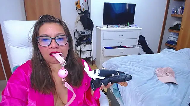 Snapshot of mondirty70 chatting on October 27, 2025, 11:55 am mondirty70 online show from October 27, 2025, 11:55 am