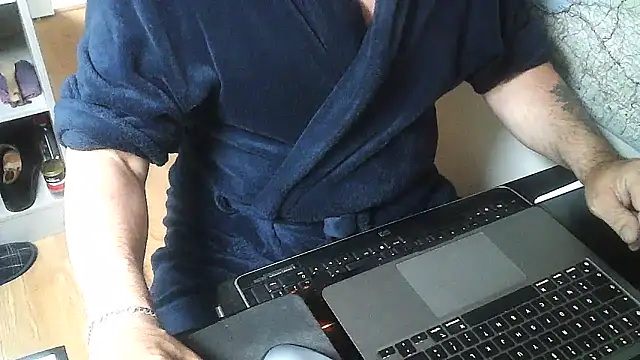 DUDURAxh online show from November 4, 2025, 7:45 am