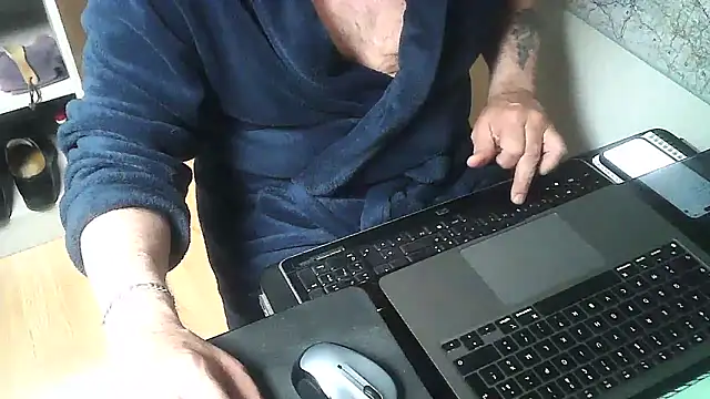 Snapshot of DUDURA@xh chatting on March 10, 2026, 8:29 am DUDURAxh online show from March 10, 2026, 8:29 am