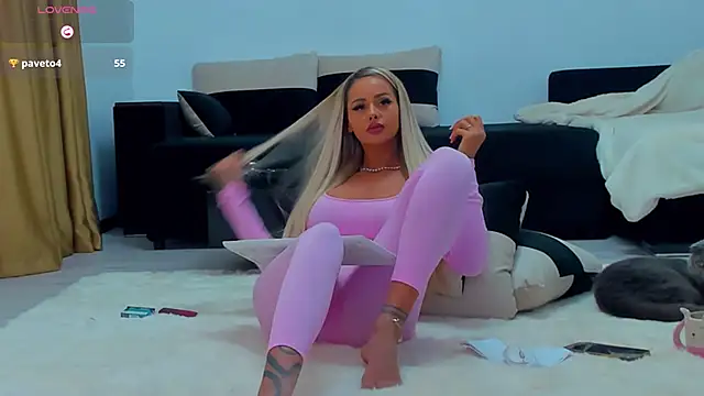 MelanieLexxx online show from January 1, 2025, 1:26 am