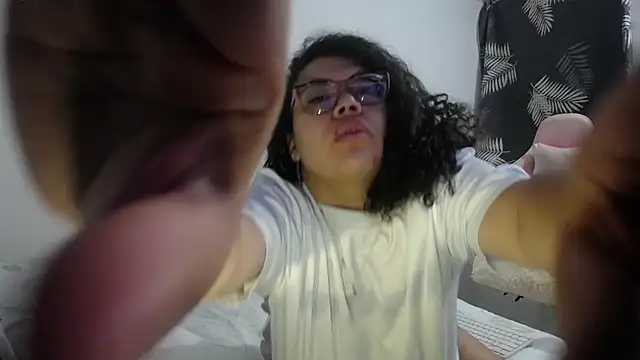 Snapshot of mabigomez00 chatting on November 15, 2025, 9:24 am mabigomez00 online show from November 15, 2025, 9:24 am