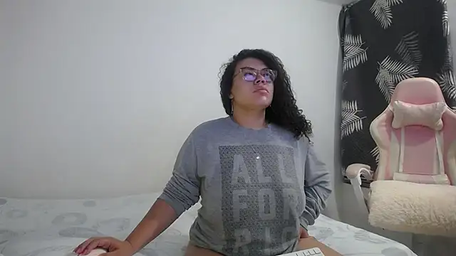 Snapshot of mabigomez00 chatting on October 31, 2025, 9:06 am mabigomez00 online show from October 31, 2025, 9:06 am