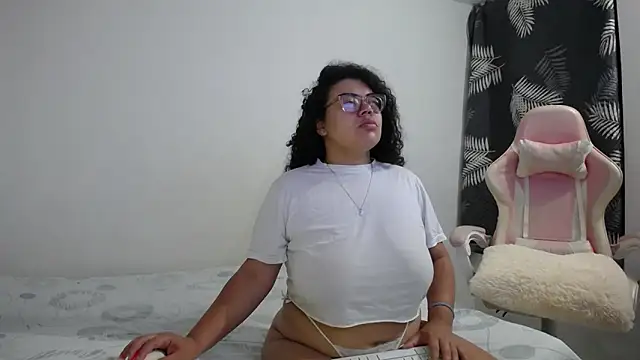 Snapshot of mabigomez00 chatting on September 9, 2025, 10:14 am mabigomez00 online show from September 9, 2025, 10:14 am