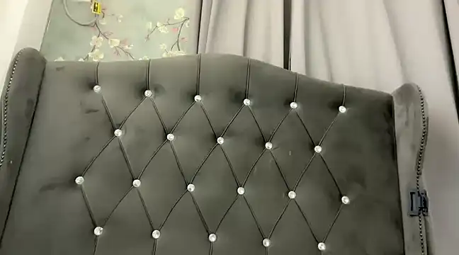 enourmousSAM online show from December 4, 2024, 6:11 pm