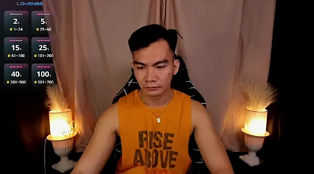 000batman000 online show from February 18, 2025, 1:33 pm