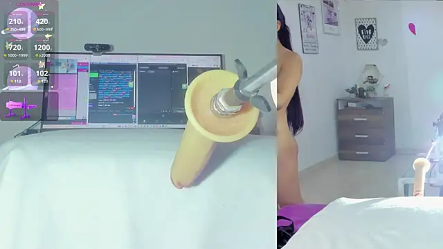 Snapshot of sofi_velez chatting on February 5, 2026, 5:42 pm sofi velez online show from February 5, 2026, 5:42 pm