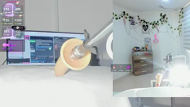 Snapshot of sofi_velez chatting on November 30, 2025, 5:03 pm sofi velez online show from November 30, 2025, 5:03 pm