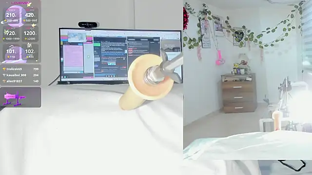 Snapshot of sofi_velez chatting on December 14, 2025, 5:07 pm sofi velez online show from December 14, 2025, 5:07 pm