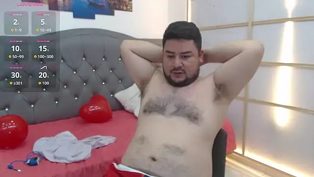 Snapshot of oso_dirty_ chatting on February 15, 2026, 5:23 pm oso dirty online show from February 15, 2026, 5:23 pm