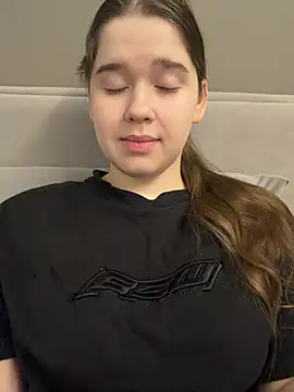 HornyGirlH online show from February 5, 2026, 4:41 am