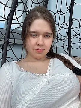 HornyGirlH online show from May 23, 2026, 1:43 pm