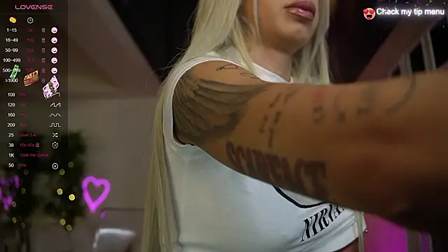 LisaAkira online show from February 15, 2026, 7:42 am