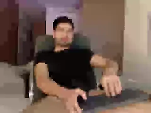 Snapshot of bradley_muscle chatting on September 17, 2025, 5:26 pm bradley muscle online show from September 17, 2025, 5:26 pm