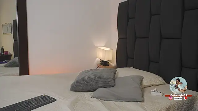 MelisaLopez  online show from January 17, 2026, 12:31 pm