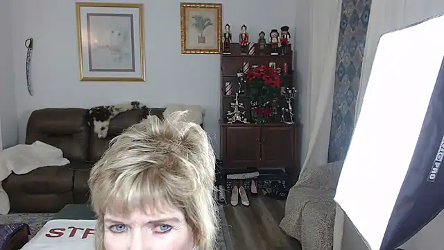 Snapshot of SindeeDix chatting on November 29, 2025, 3:12 pm SindeeDix online show from November 29, 2025, 3:12 pm