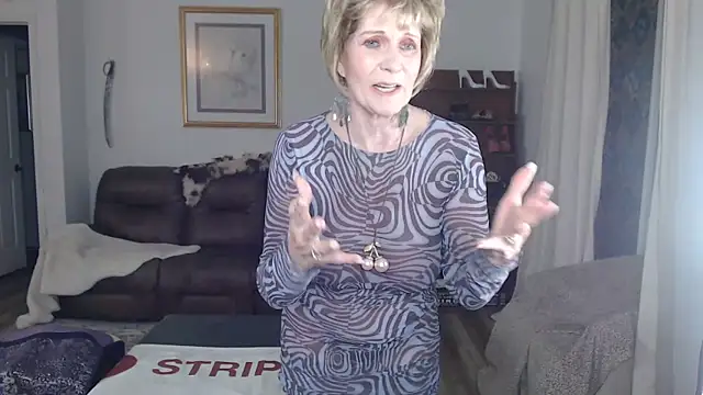 Snapshot of SindeeDix chatting on November 15, 2025, 1:15 pm SindeeDix online show from November 15, 2025, 1:15 pm